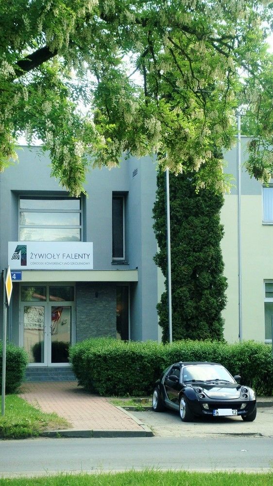 4 Zywioly Falenty Osrodek Konferencyjno-Szkoleniowy Raszyn Exterior foto